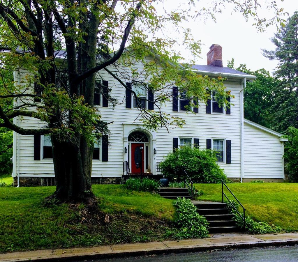 Gardner Farm Inn Troy Exterior photo